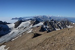 In lontananza i massicci delle Alpi.......